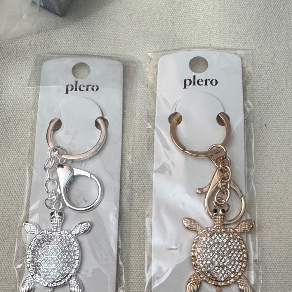 Plero Turtle Keychain - Silver and Gold - pick one - Picture 1 of 3